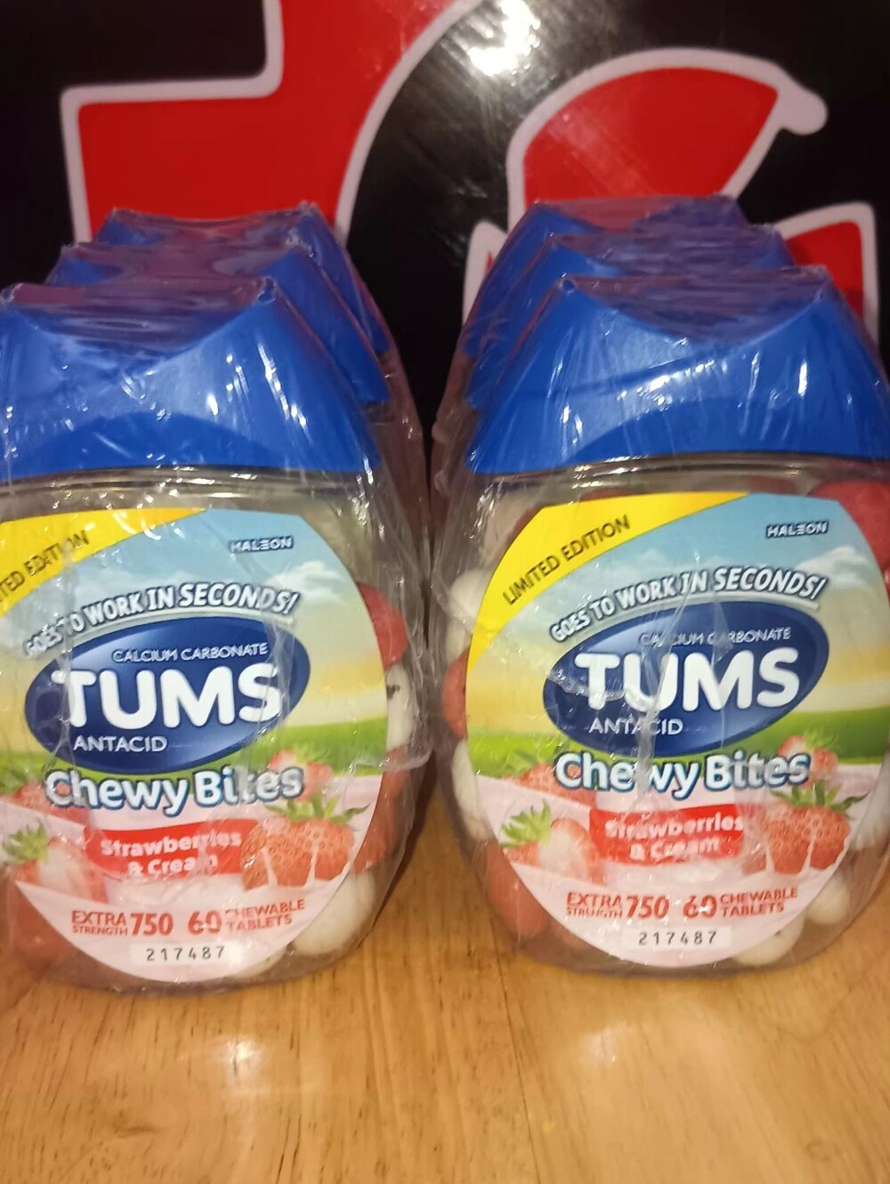 TUMS Chewy Bites Antacid - Strawberries & Cream (Blue Cap)